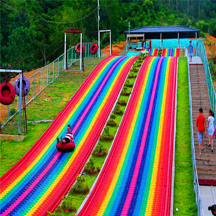 七彩旱滑,网红七彩旱滑安装现场,彩虹滑道