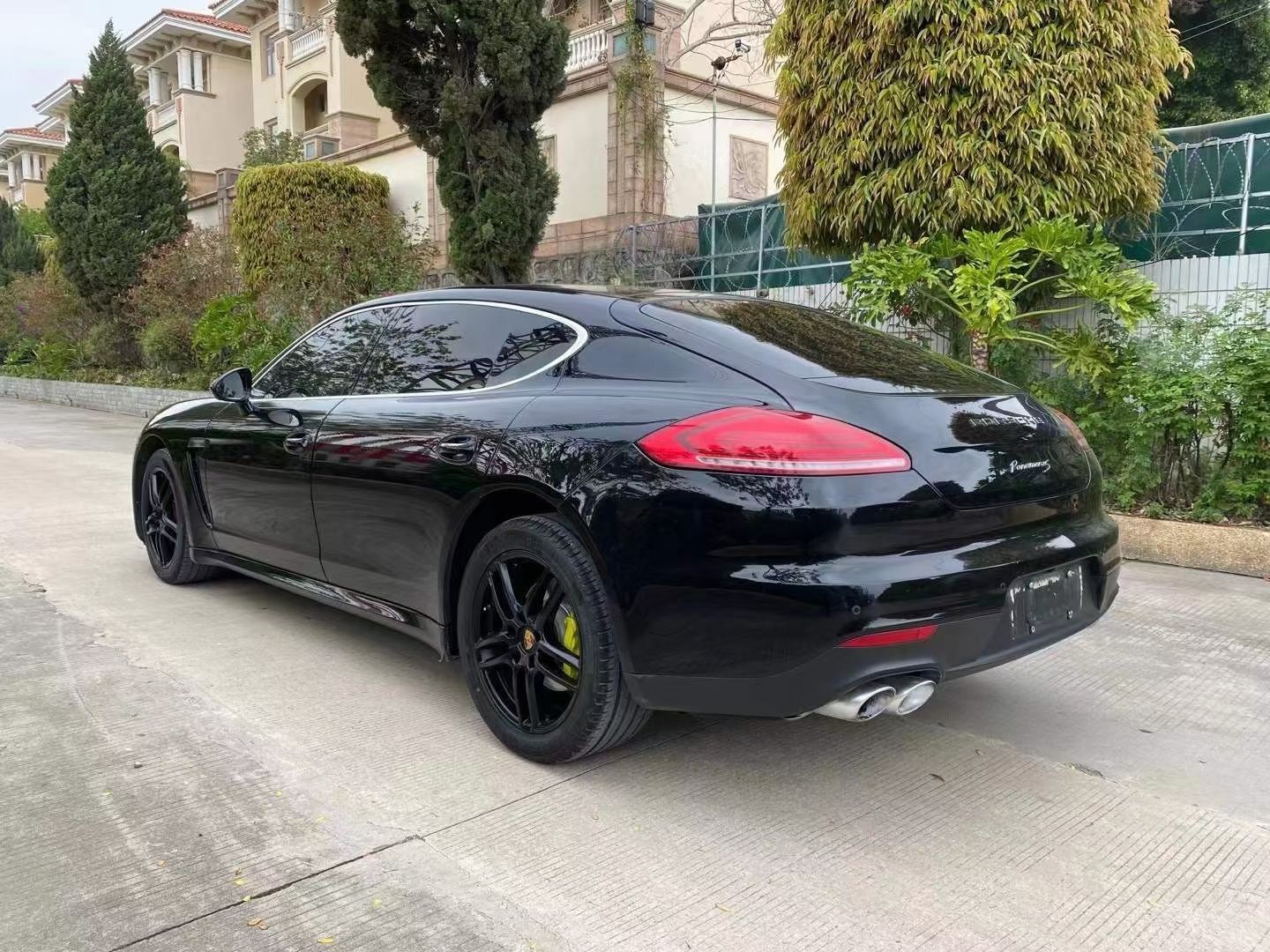 6717年保时捷帕拉梅拉加长版30t