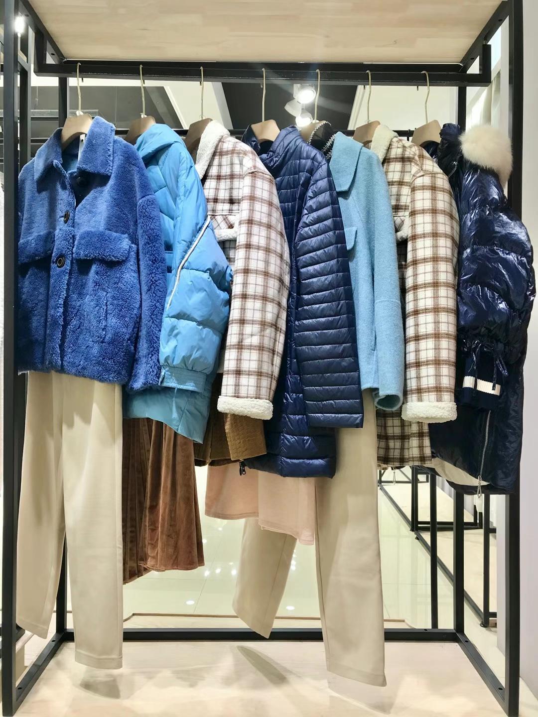 时尚休闲女装蔓诺蒂21年冬品牌折扣女装专柜批发货源