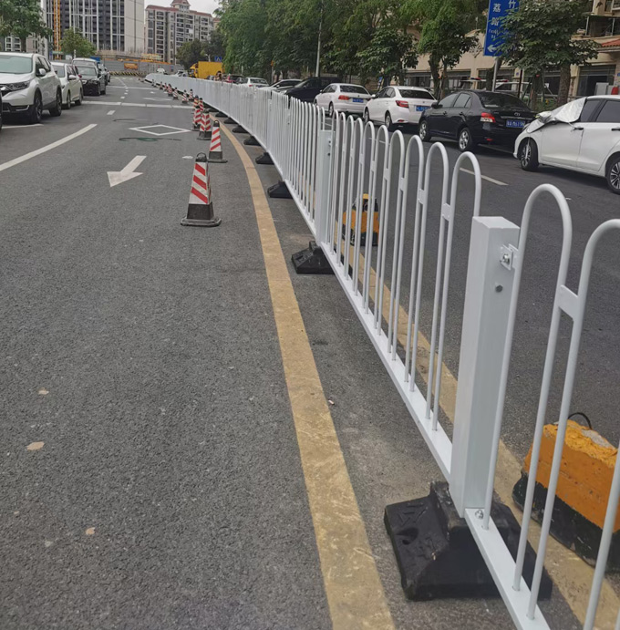 机动车市政道路护栏东莞人行道公路隔离栏黄金公路